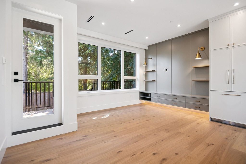 listing image 1104694905367105519