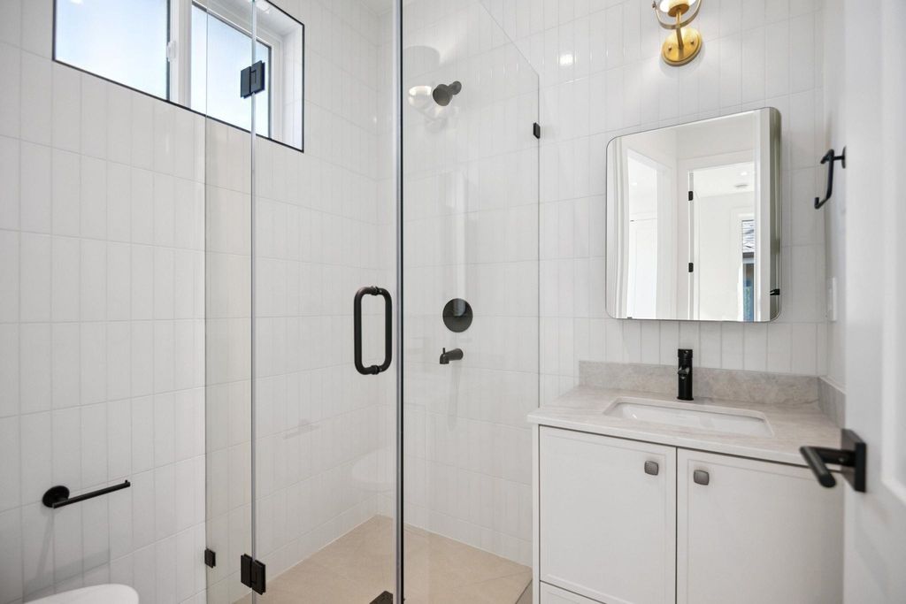 listing image 1100002686577383833