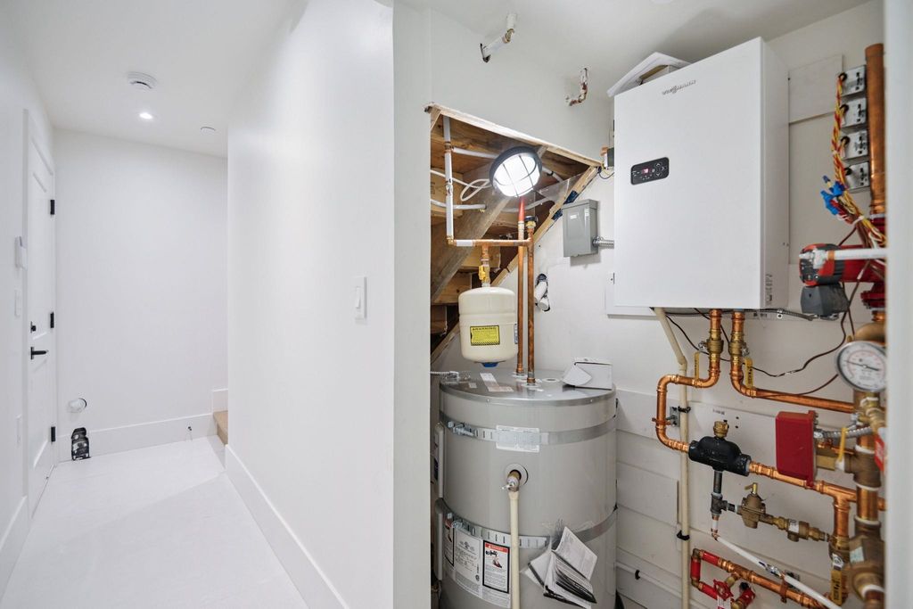 listing image 1107926684292330310