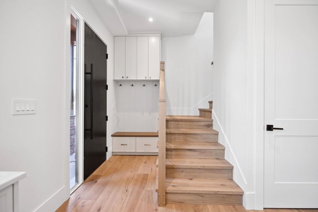 listing image 1105579833616136729