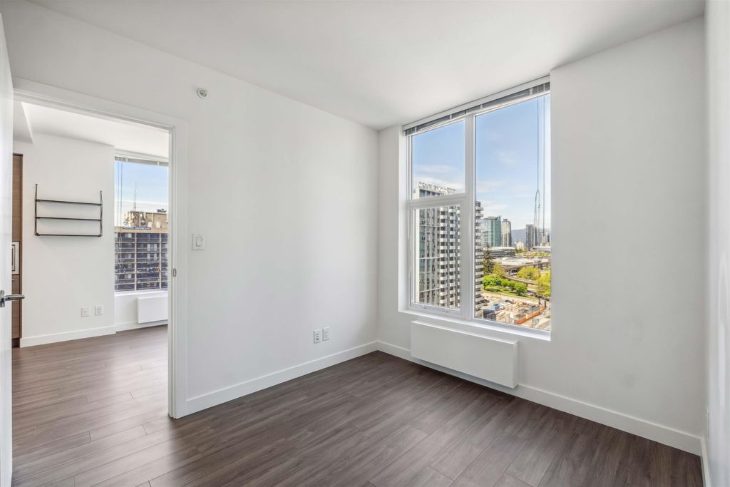 listing image 1100809301315464566