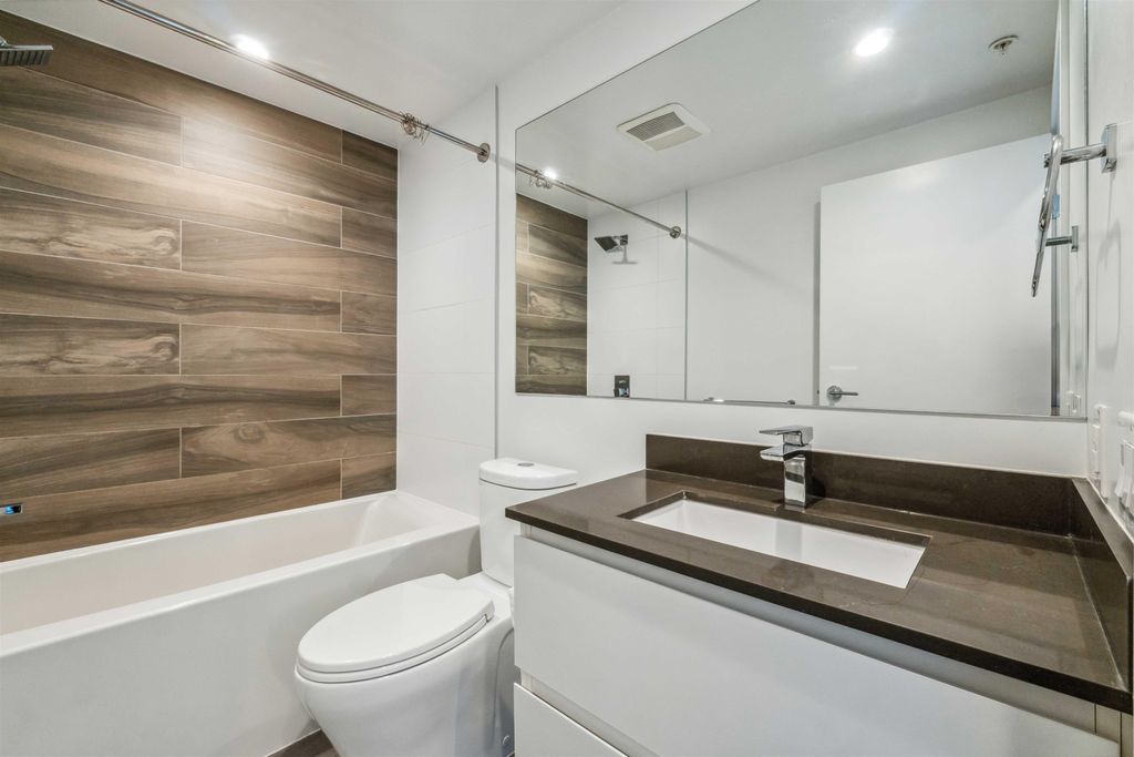 listing image 1101740773618005123