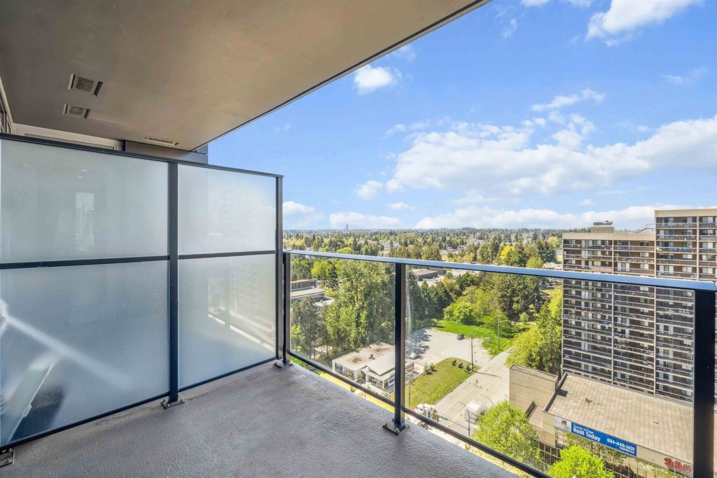 listing image 1106666196105943491
