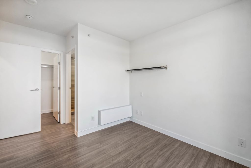 listing image 1104701793368724870