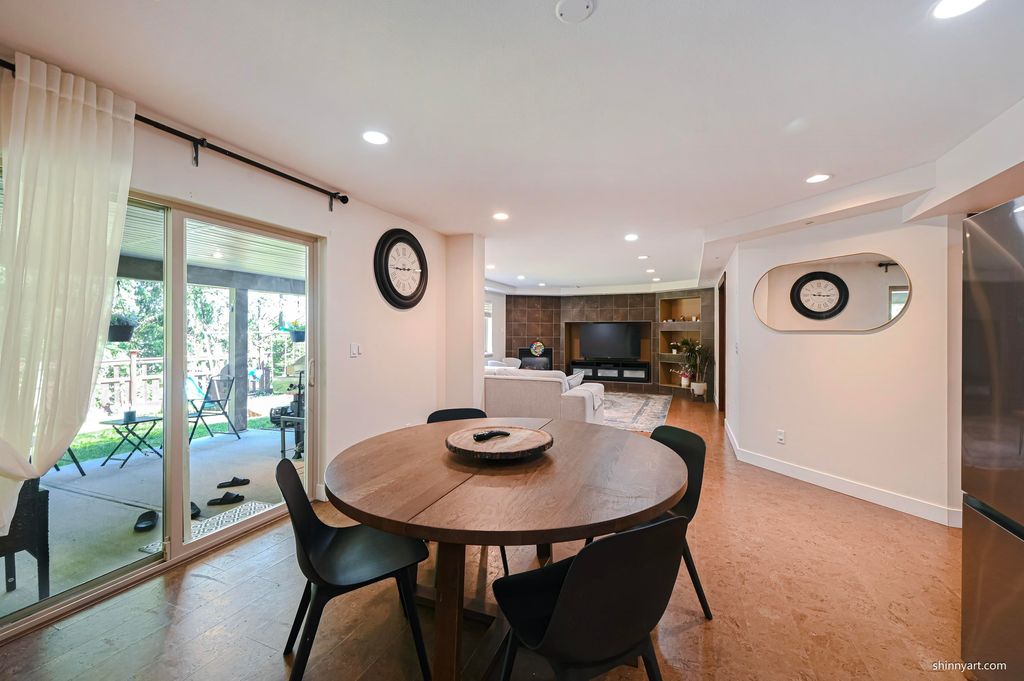 listing image 1104019325317139307