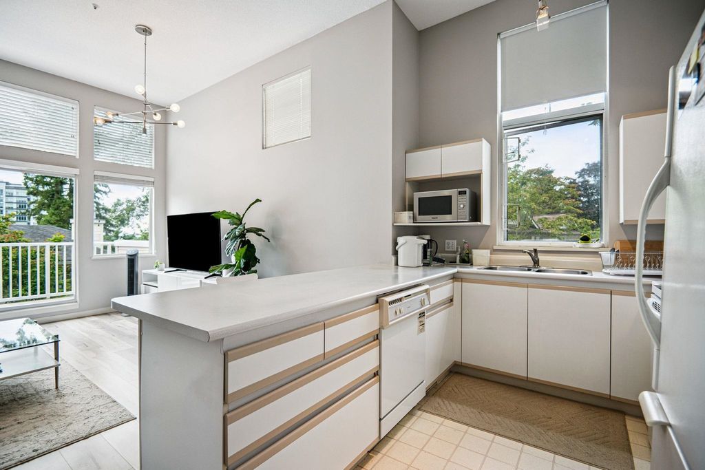 listing image 1107783498703684128