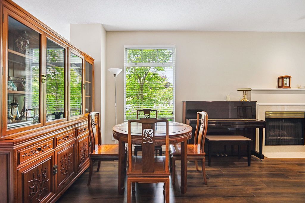 listing image 1108635663129857333