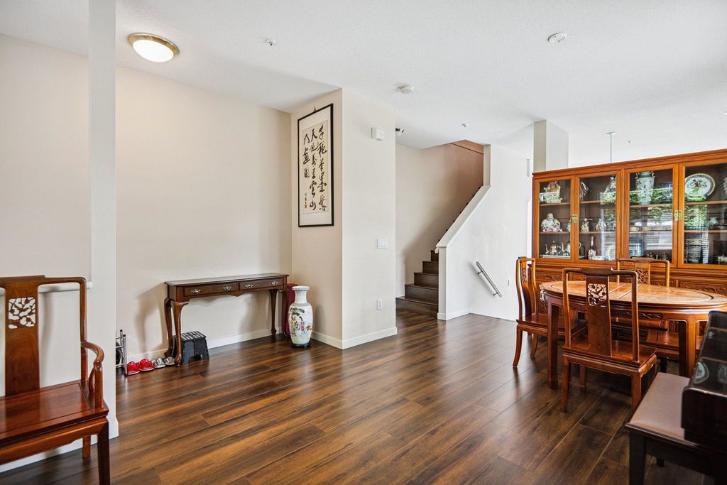 listing image 1101718519555142457