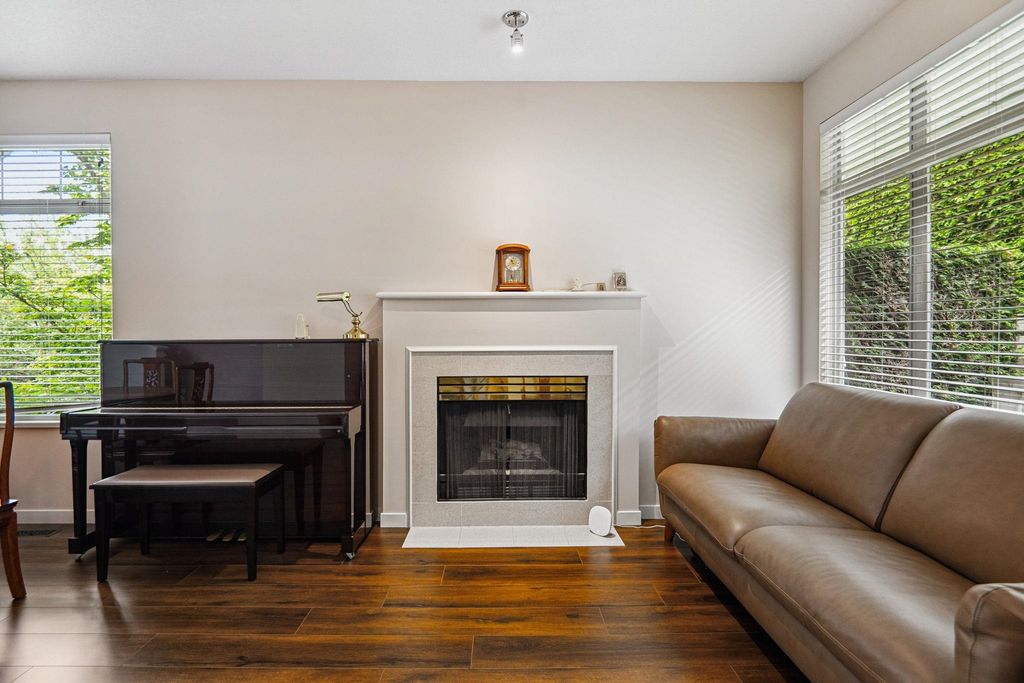 listing image 1106617827500455927