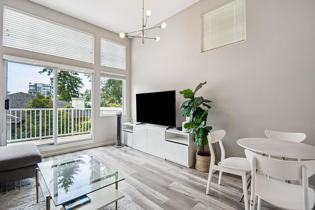 listing image 1103438143690327072