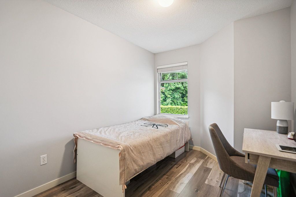 listing image 1102799788293221381