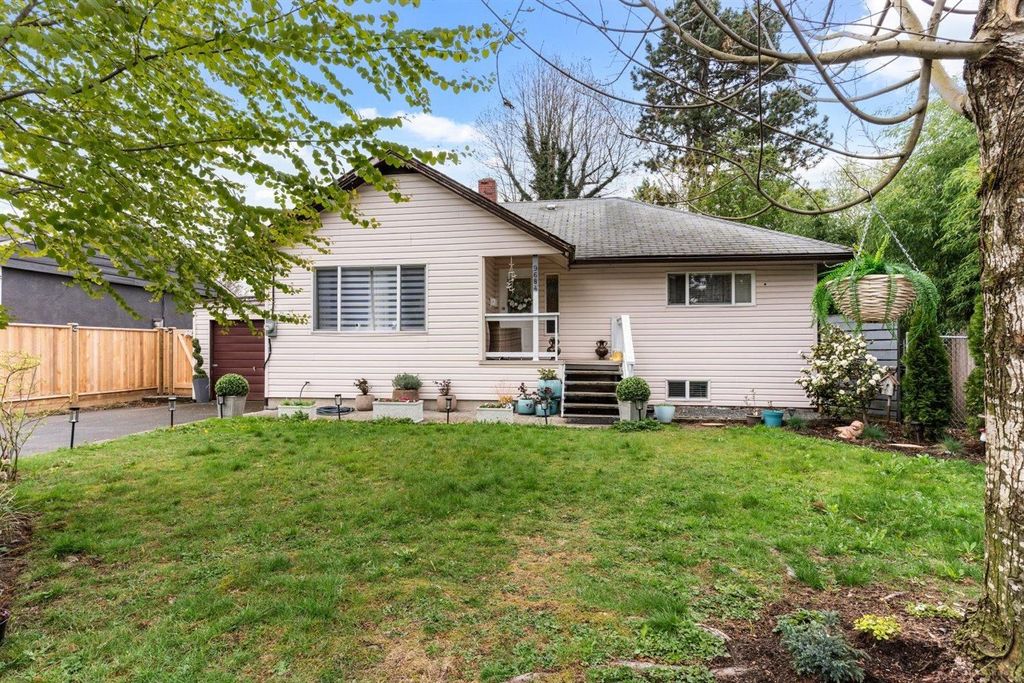 Photo of 9684 Maurice Street, Chilliwack, BC V2P 5B7 (MLS # R3111850)