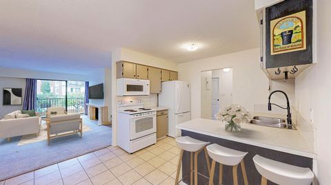 138 W 18th Street 206 North Vancouver BC V7M 1W4