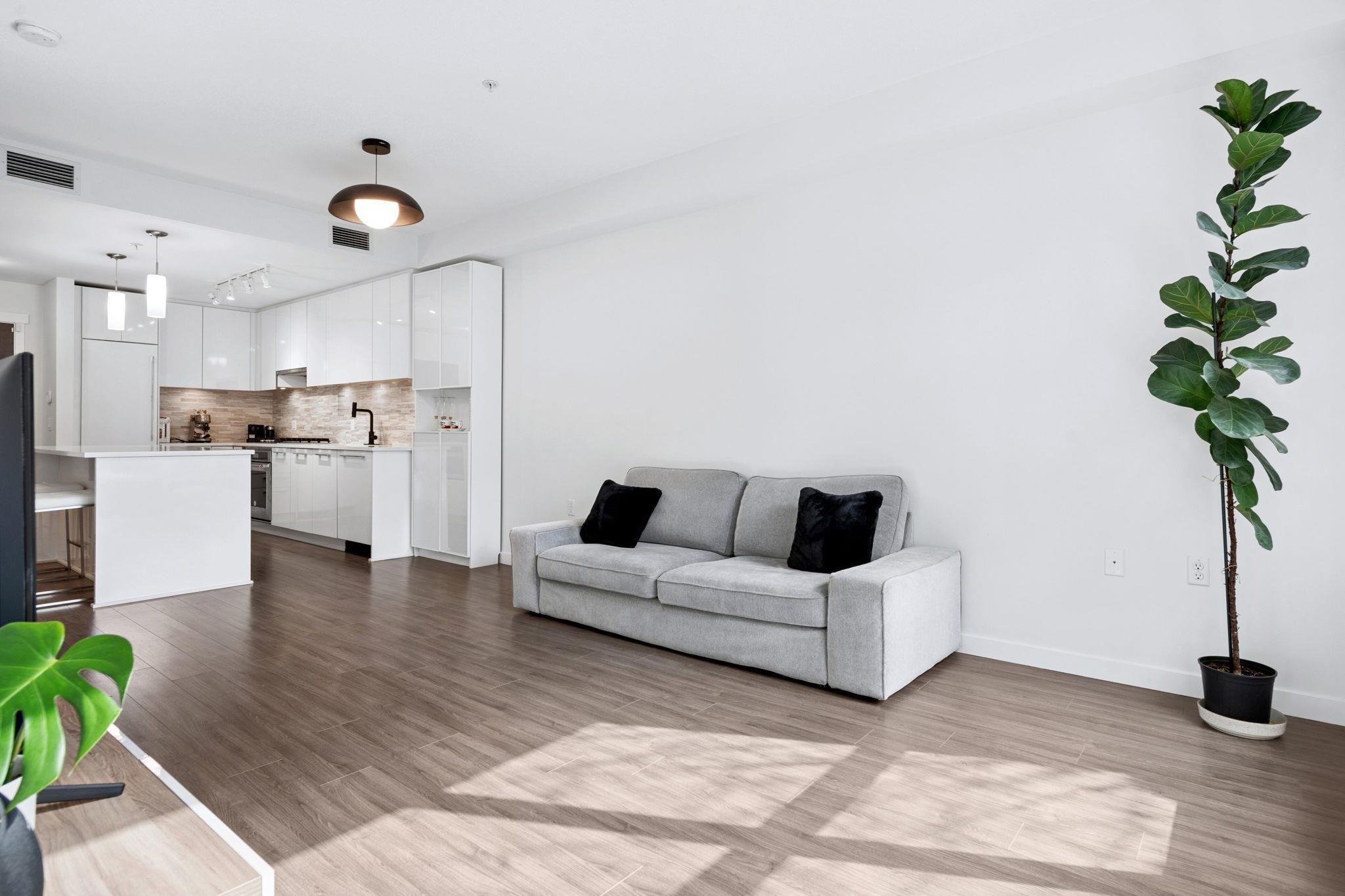 9500 Tomicki Avenue 121