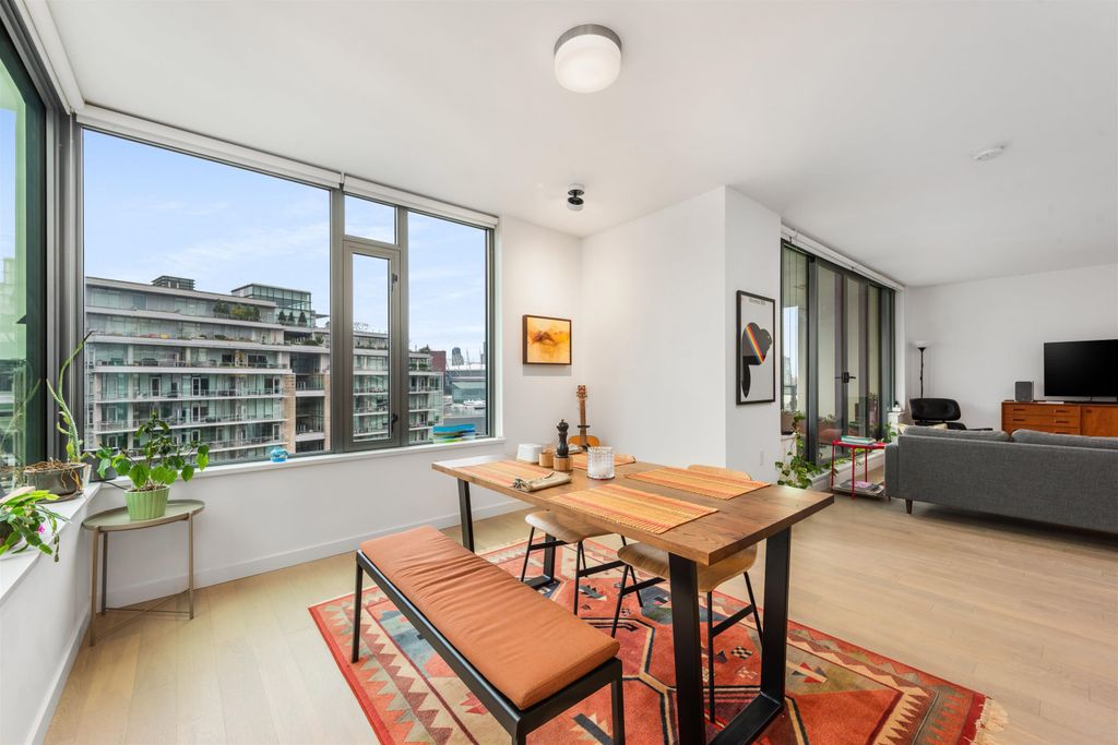 listing image 1104484880653323537