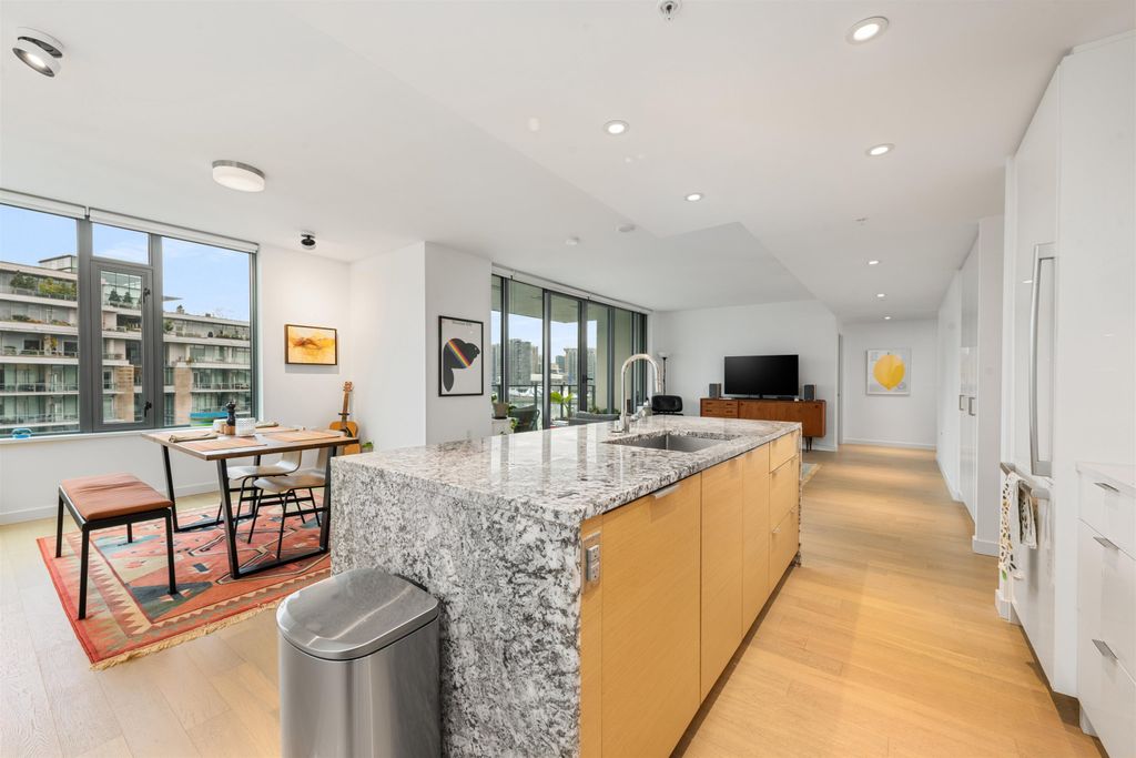 listing image 1103341137195692792