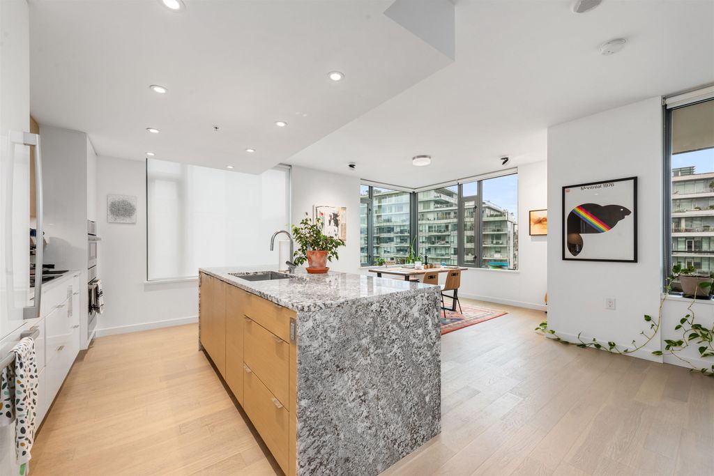 listing image 1102712260365293894