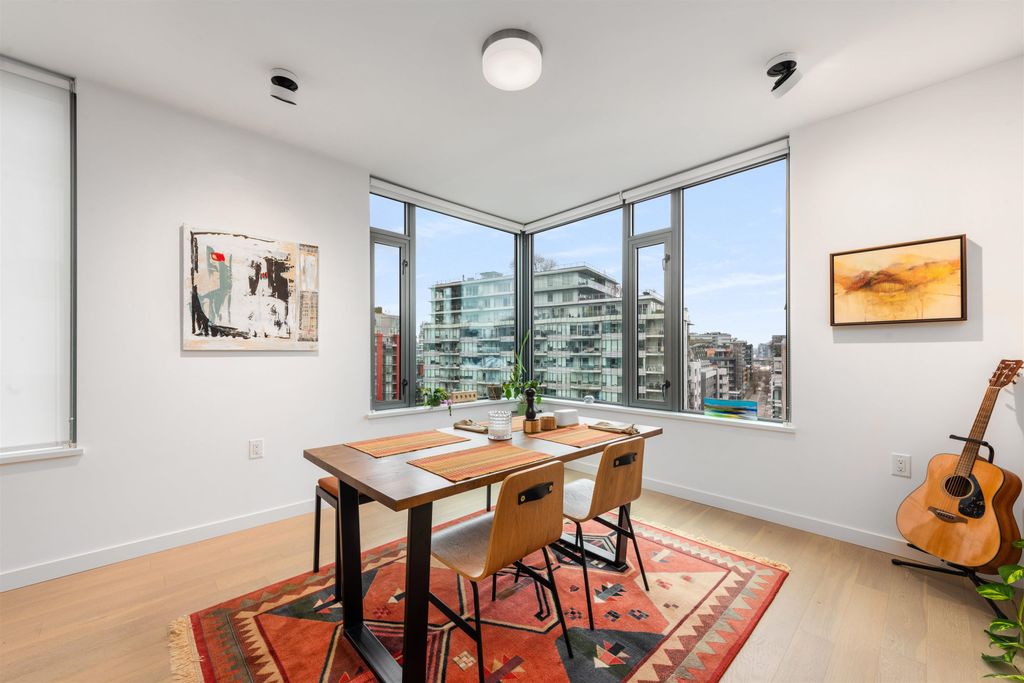 listing image 1101818757571235193