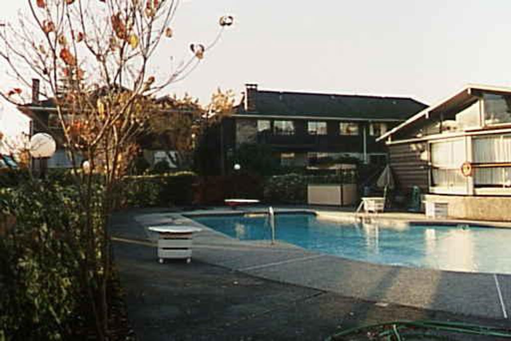 listing image 1102647251161447876