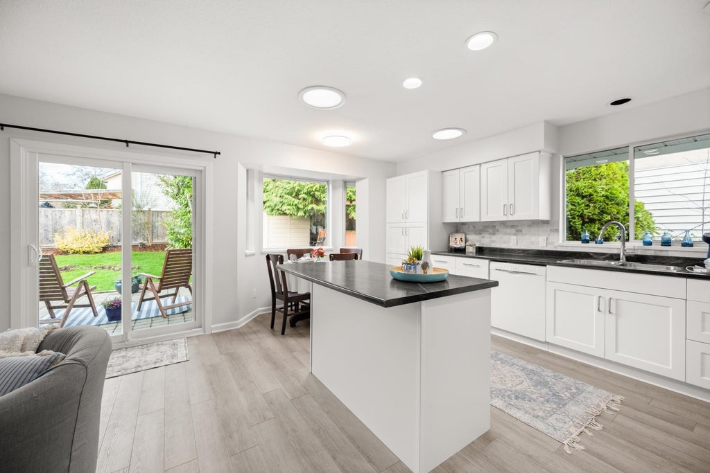 Photo of 14129 16a Avenue, Surrey, BC V4A 8K2 (MLS # R3112508)