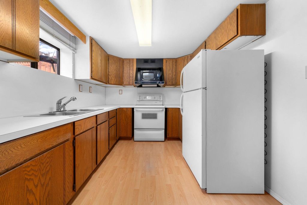 listing image 1109778798601791399