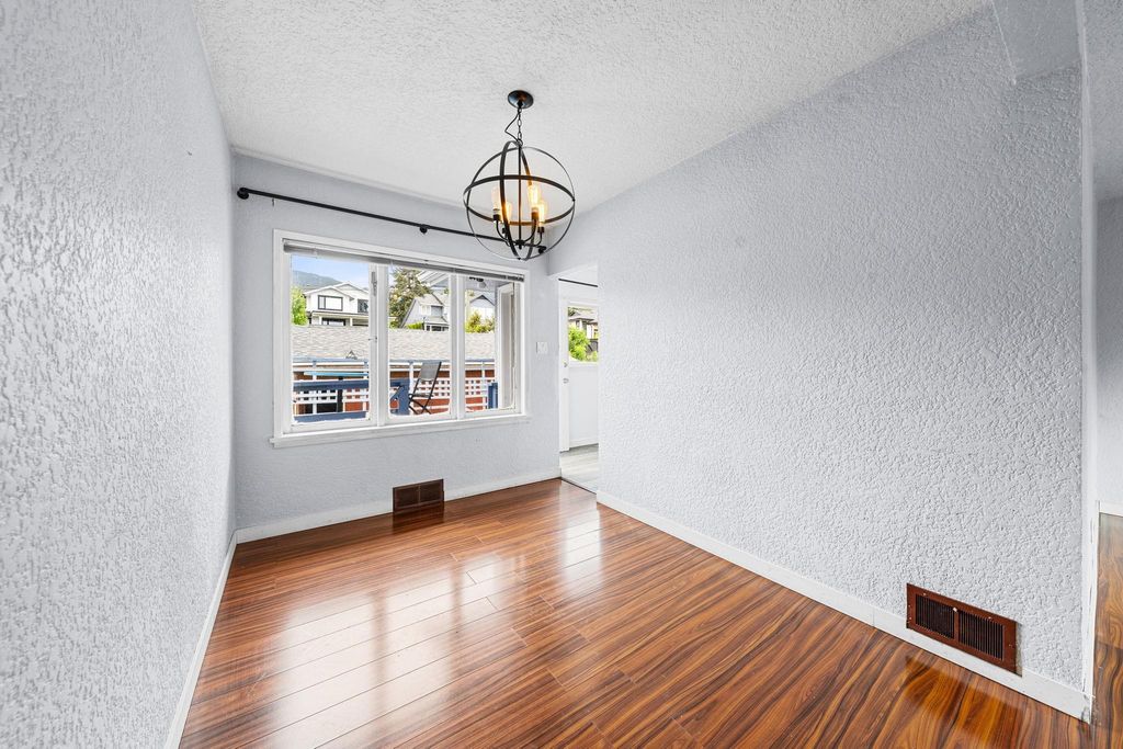 listing image 1100167482200593354