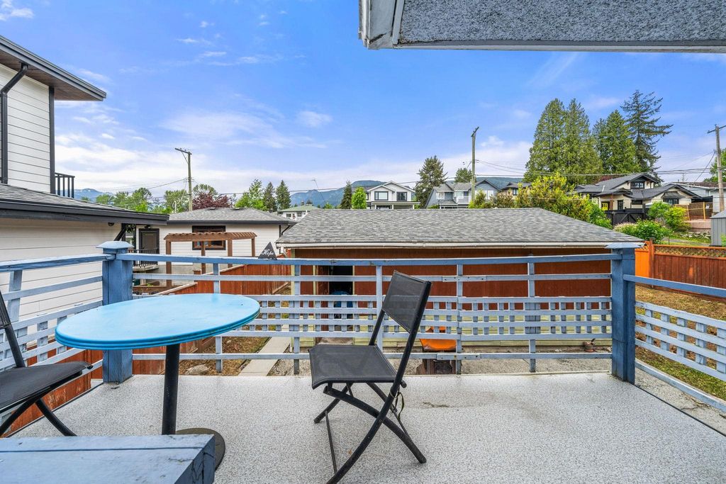 listing image 1102955733223344585
