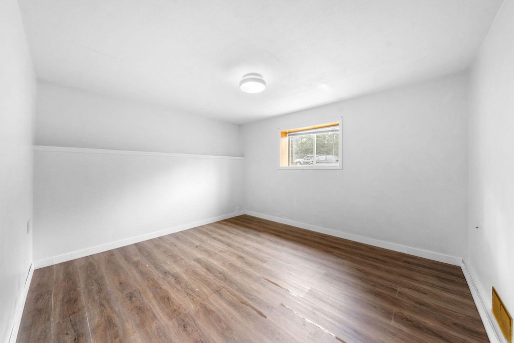 listing image 1105623960533119906
