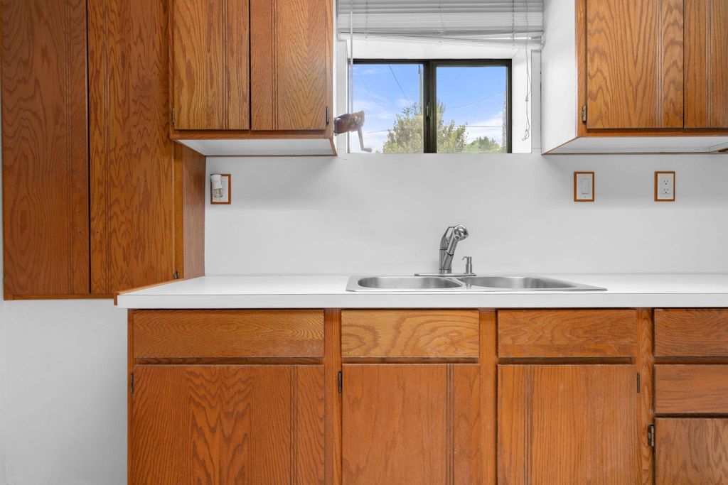 listing image 1105716428411881047