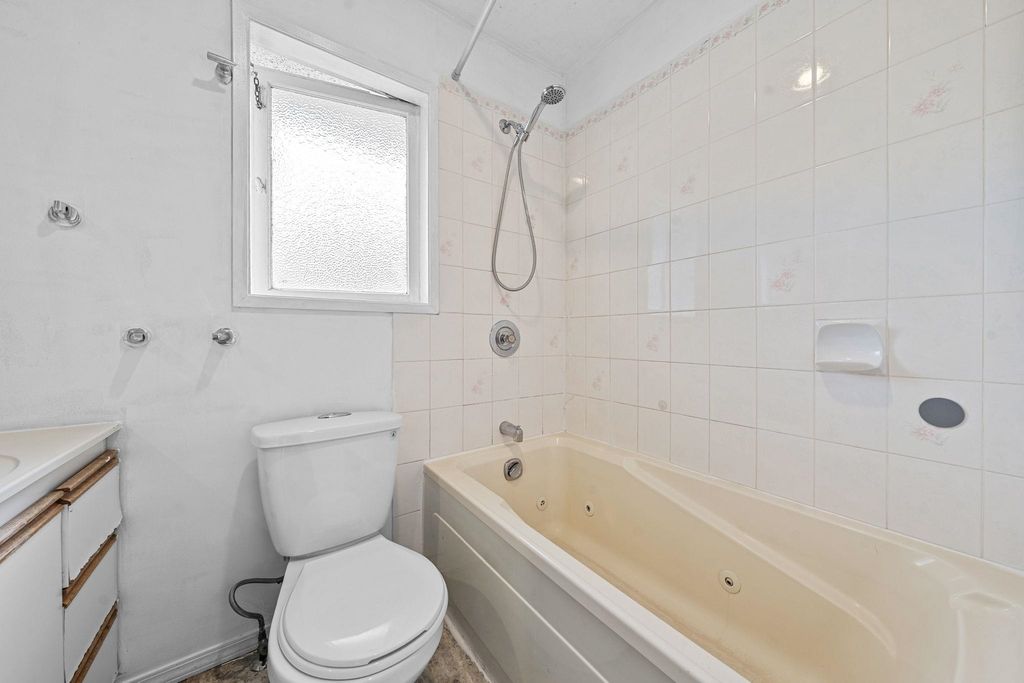 listing image 1106528114390817668