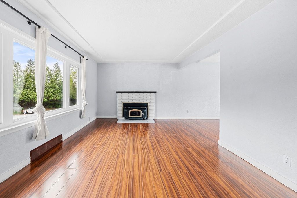 listing image 1104742927484468667