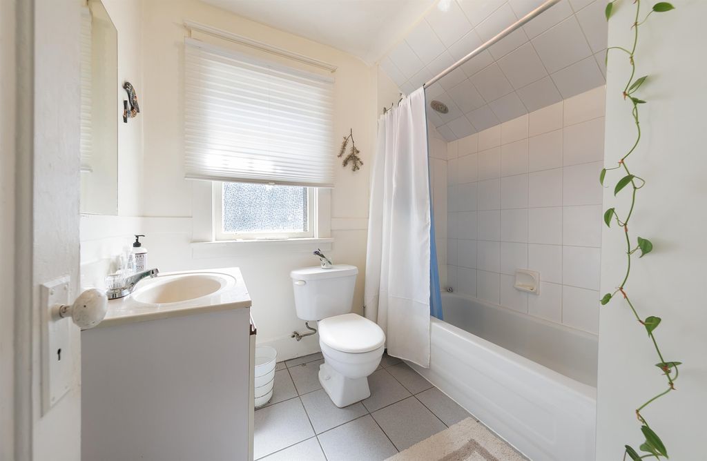 listing image 1109413805139629186