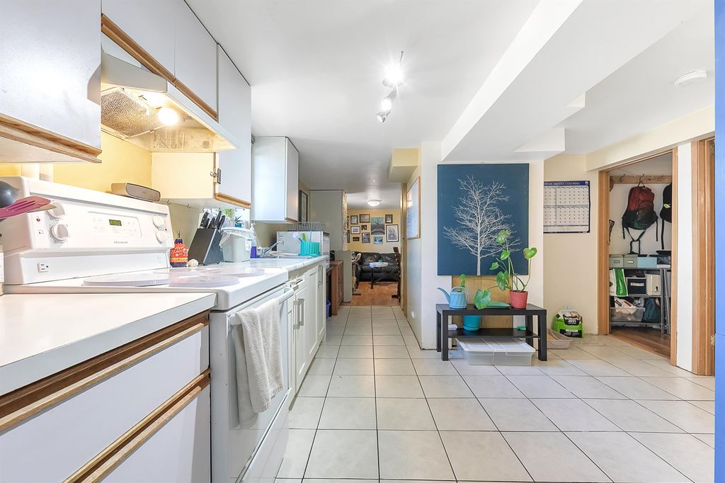 listing image 1102152701297519759