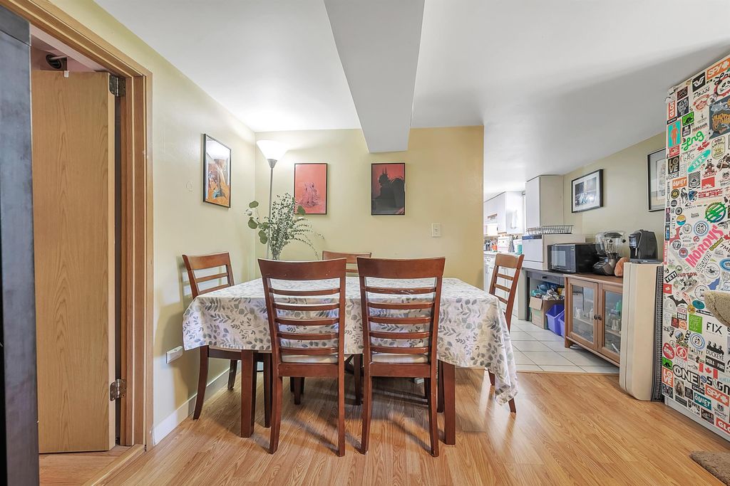listing image 1100918862279330880