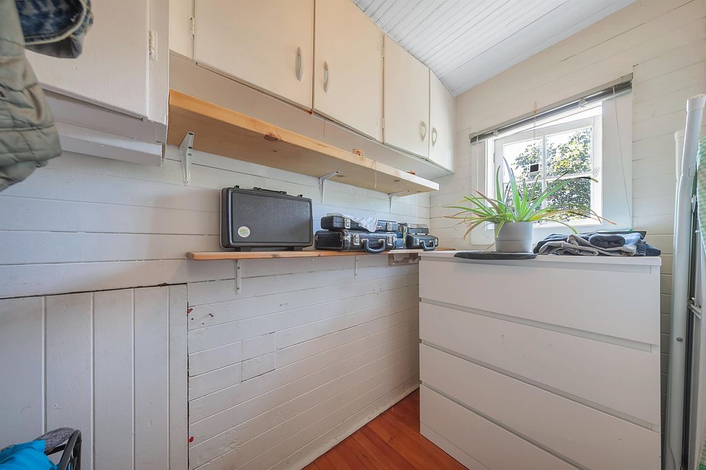 listing image 1104164079400473993