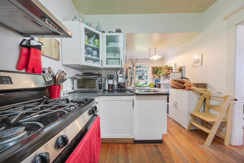 listing image 1106596632178850233