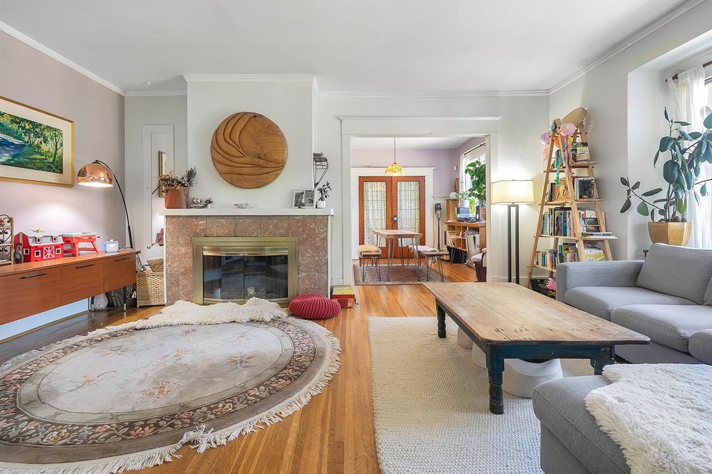 listing image 1105782341561435150
