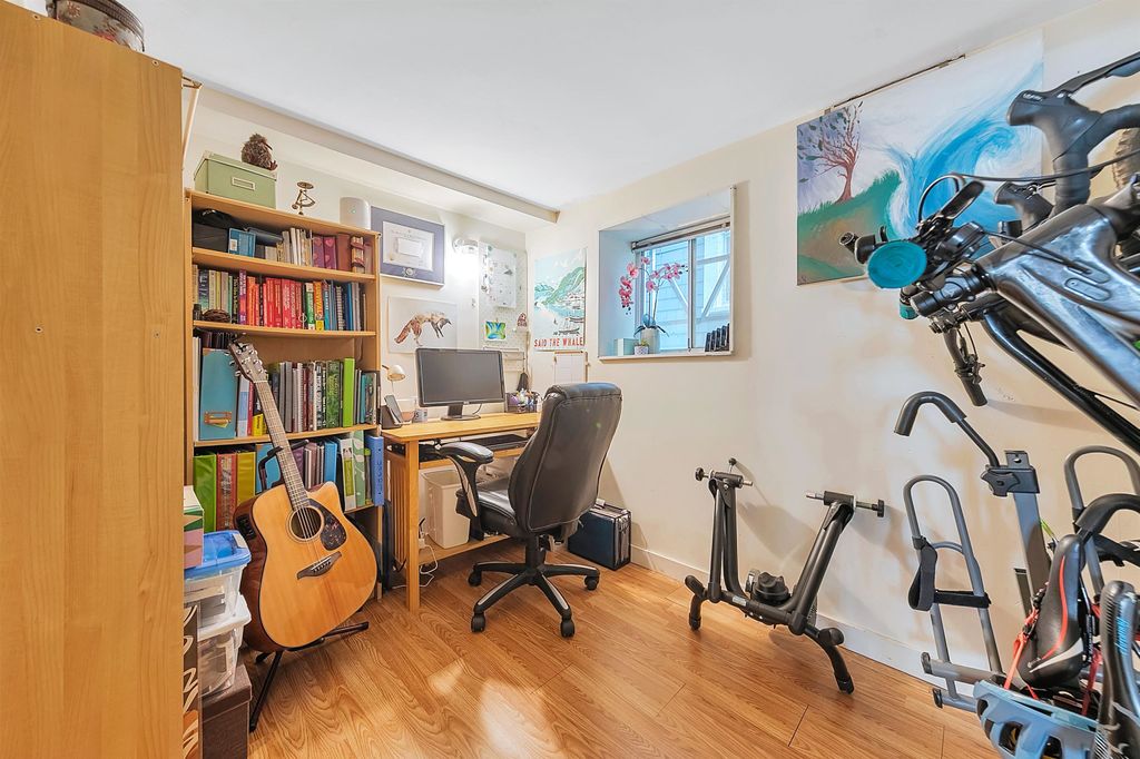 listing image 1109855610460514344