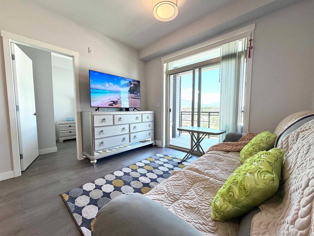 Photo of 45562 Airport Road #403, Chilliwack, BC V2P 0J8 (MLS # R3133601)