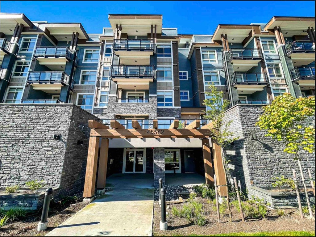 Photo of 45562 Airport Road #403, Chilliwack, BC V2P 0J8 (MLS # R3133601)