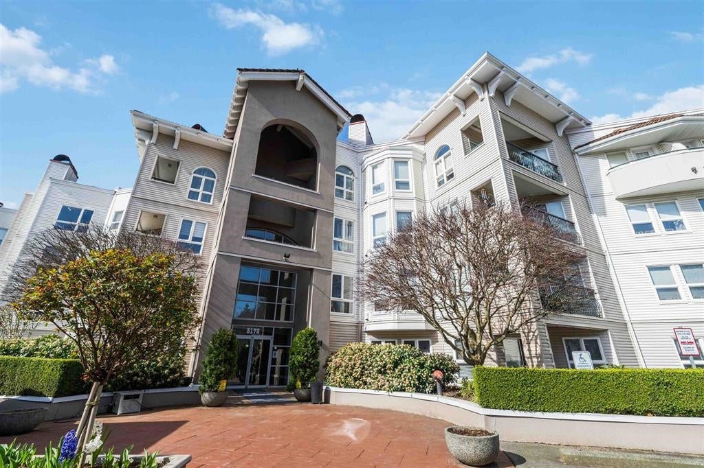 Photo of 3172 Gladwin Road #205, Abbotsford, BC V2T 5T3 (MLS # R3122857)