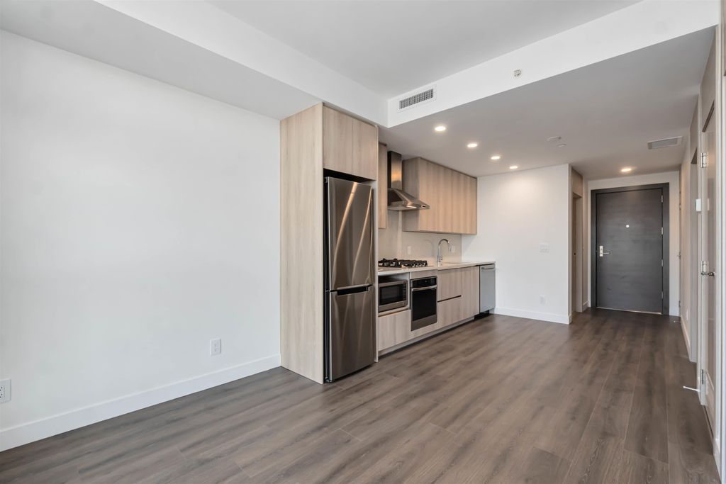listing image 1108229678970880498