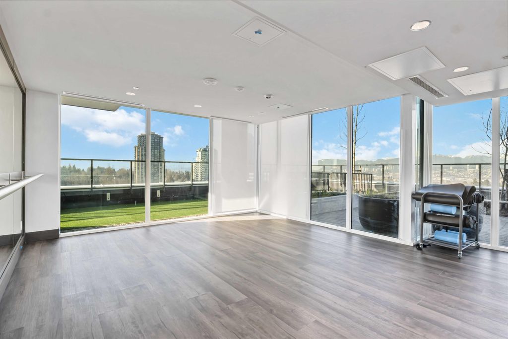 listing image 1102103476750047044