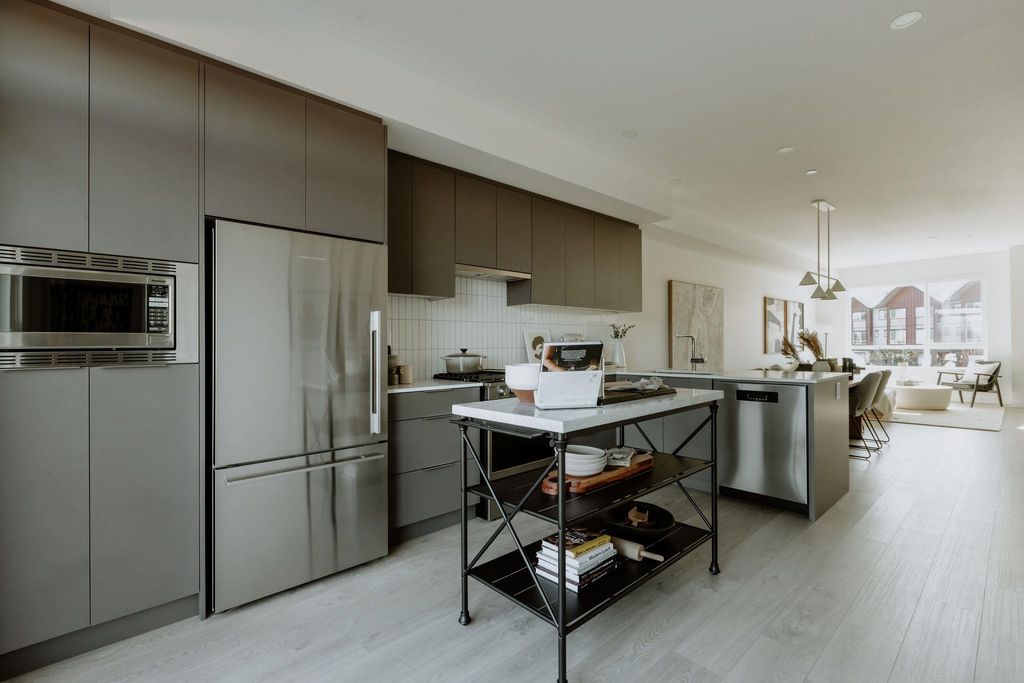 listing image 1106814260959928324
