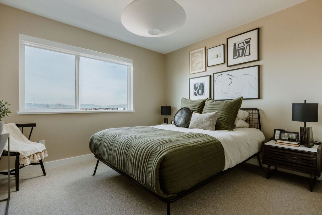 listing image 1109796736584108228