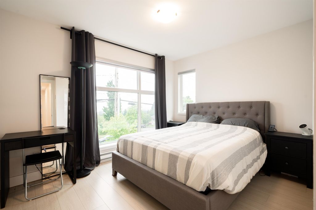 listing image 1104879566292648954