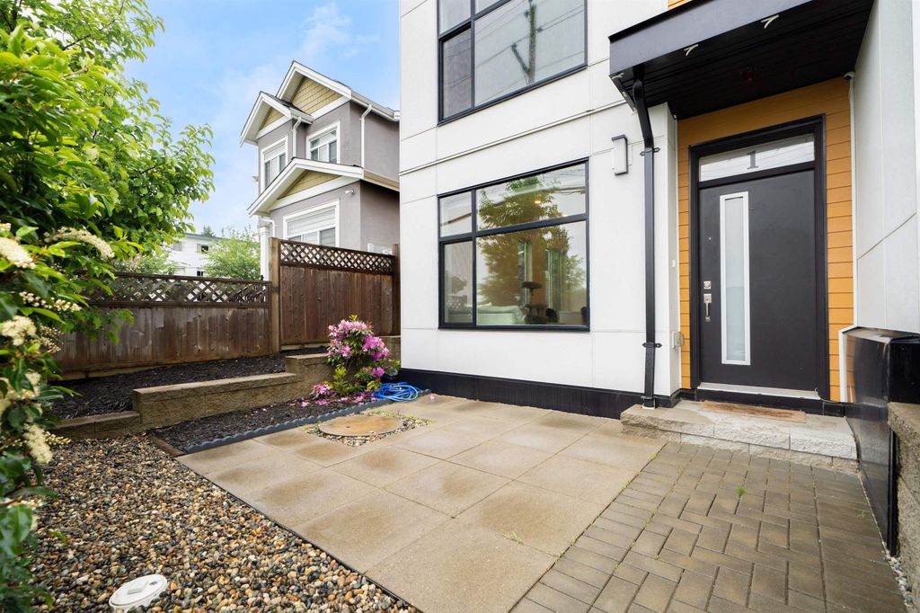 listing image 1109556193811994296