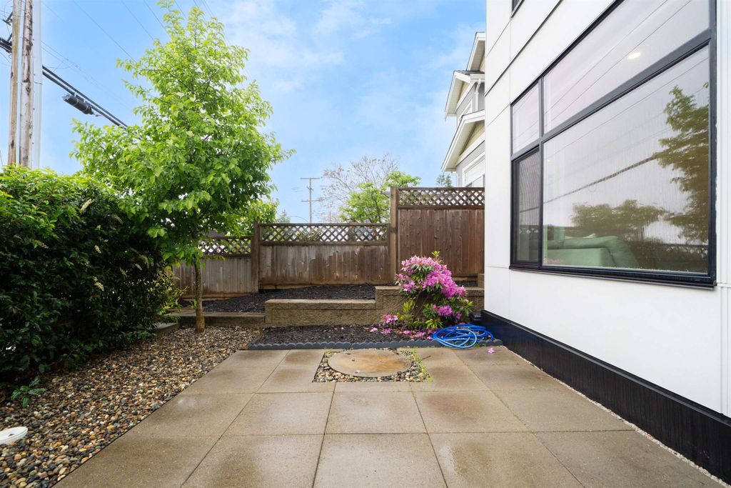 listing image 1102704022326180370