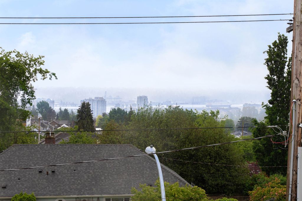 listing image 1104349602074453760