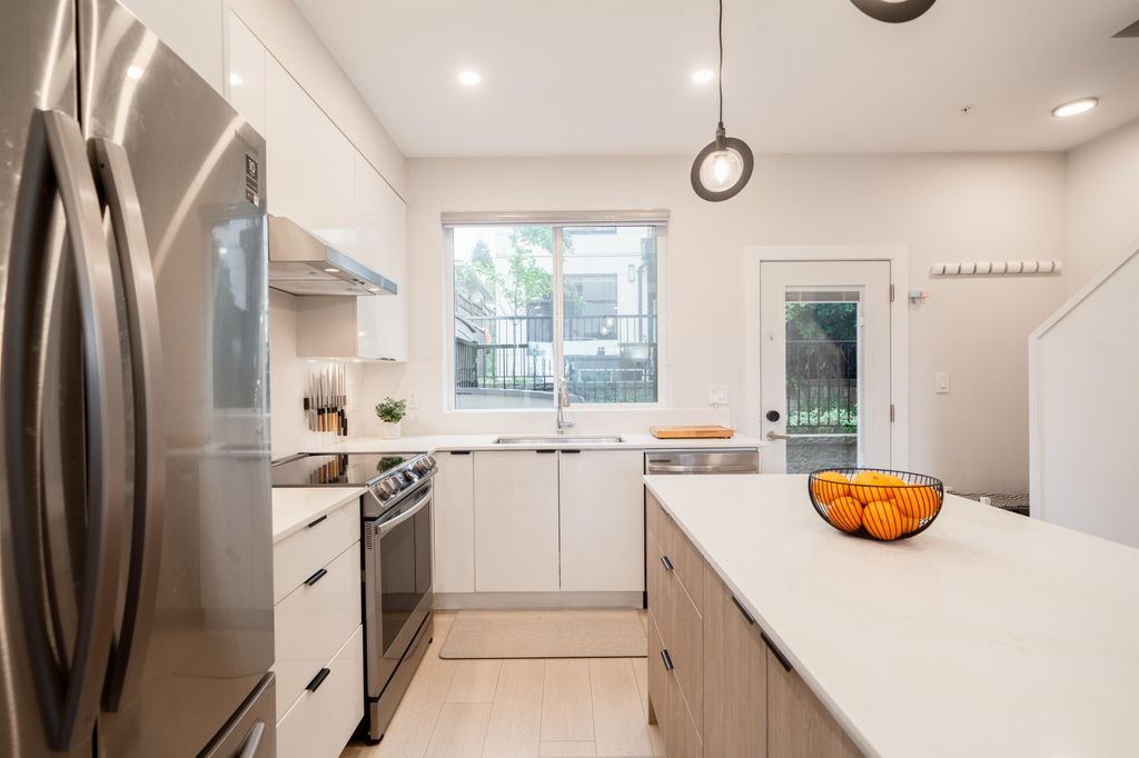 listing image 1103662287564033977